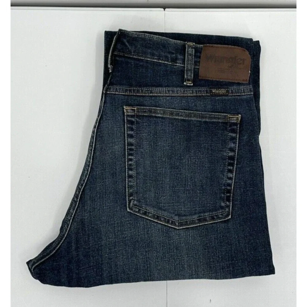 WRANGLER RELAXED FIT STRAIGHT LEG JEANS Men's Size 34 X 31